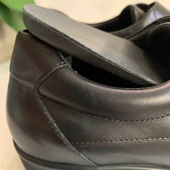 Sensible Black Leather Strap On Comfort Clogs Woman’s 6.5 - Picture 12 of 14